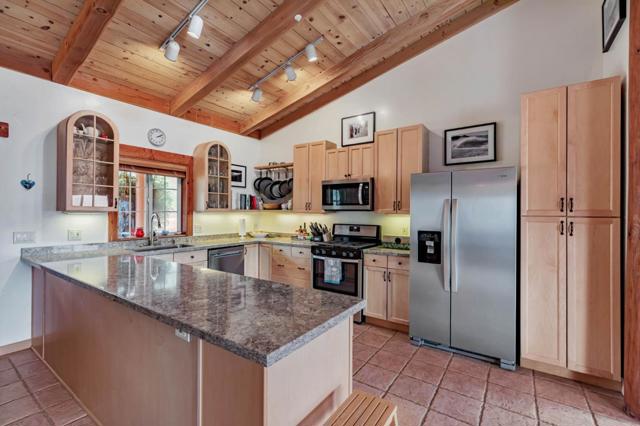 18 Asoleado Drive, Carmel Valley CA: https://media.crmls.org/mediaz/624cf8ab-fb42-440b-a045-8aeb48793caa.jpg