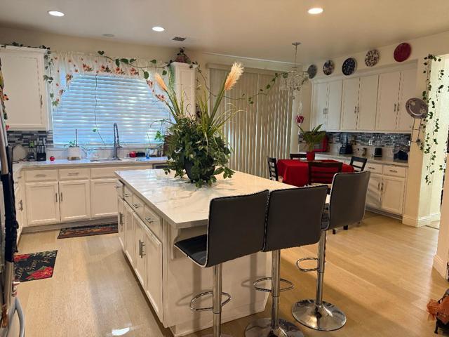 41 Palomino Way, Patterson CA: https://media.crmls.org/mediaz/624d3940-c433-476c-a58d-aad0ceb11051.jpg