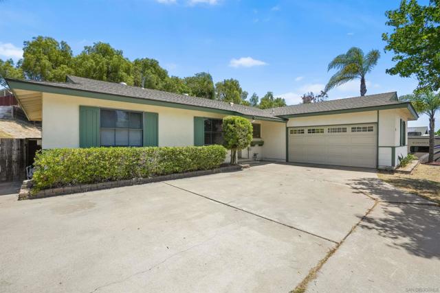 931 Rutgers Ave, Chula Vista CA: https://media.crmls.org/mediaz/624dc00c-5832-4e6a-92bb-0f62daf0b476.jpg