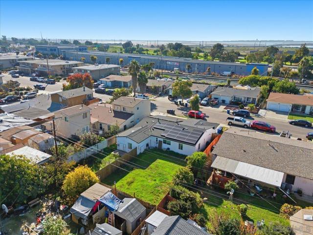 835 Colorado Ave, Chula Vista CA: https://media.crmls.org/mediaz/624e1512-38ba-4131-a62f-a7092259f4bc.jpg