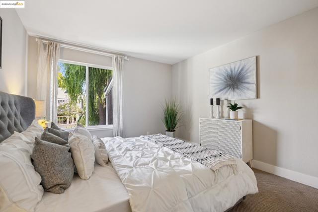 96 Bayside Ct, Richmond CA: https://media.crmls.org/mediaz/624e4e5f-ffa3-445c-b856-9a31646e8dc1.jpg