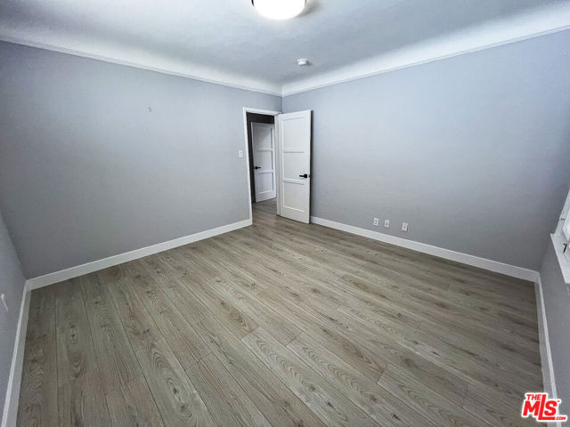 1060 22nd Street, Santa Monica CA: https://media.crmls.org/mediaz/624e5259-90e6-4fed-a880-ff0c847cc700.jpg