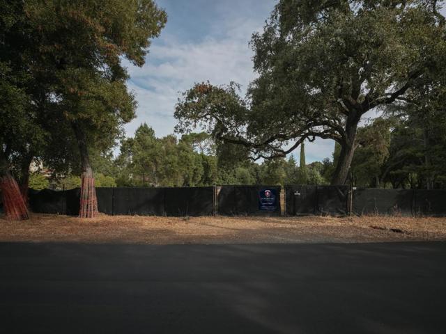 83 Camino Por Los Arboles, Atherton CA: https://media.crmls.org/mediaz/624e618e-2622-4f7f-ba90-d03b5c1ee1f2.jpg