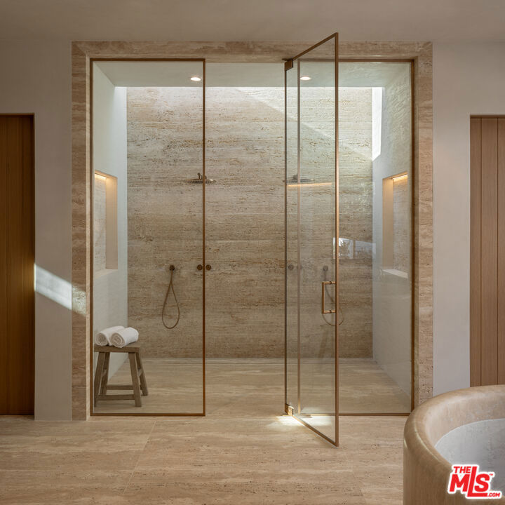 MLS #25572987 img 32