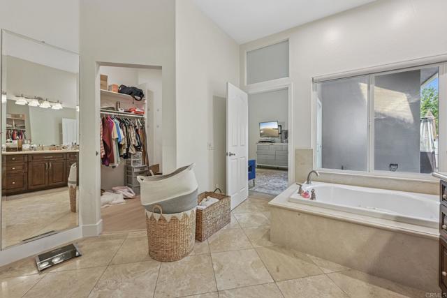 1176 LA SOMBRA Drive, San Marcos CA: https://media.crmls.org/mediaz/624f1e98-2281-47b1-a57b-f544d7f5c8f0.jpg