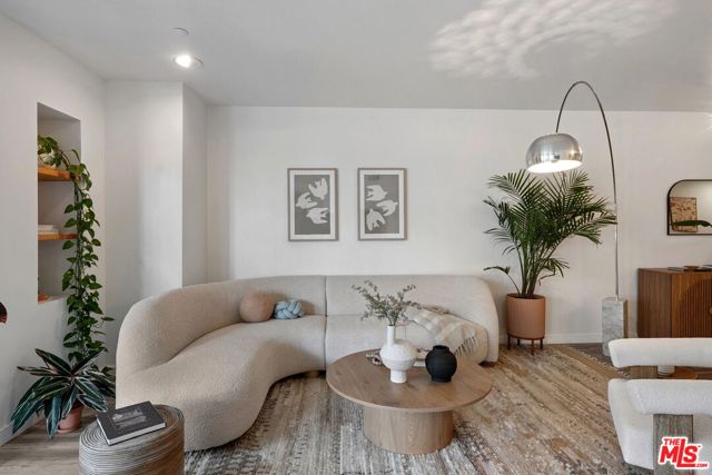 140 Ocean Park Boulevard, Santa Monica CA: https://media.crmls.org/mediaz/624f319a-405f-4d72-be27-6764294ef418.jpg