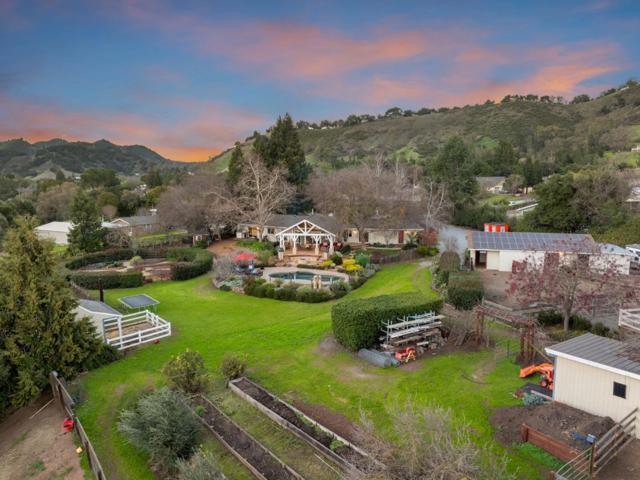 12170 Calle Uvas, Gilroy CA: https://media.crmls.org/mediaz/624f878b-0cf4-4963-9dc6-68cbdad70d47.jpg