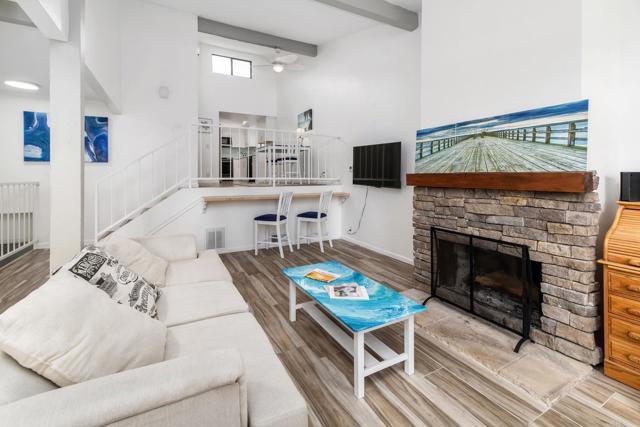 Detail Gallery Image 3 of 31 For 7335 Alicante Rd #C,  Carlsbad,  CA 92009 - 1 Beds | 1/1 Baths