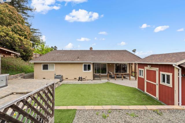 148 primrose ln, Vallejo CA: https://media.crmls.org/mediaz/6250a008-5ac4-4e1c-9a41-d9f188ba84a0.jpg