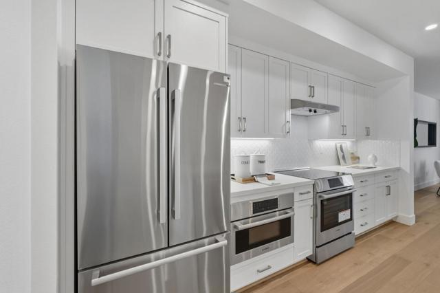 184 Oak Circle, Walnut Creek CA: https://media.crmls.org/mediaz/6250a688-3a70-449c-851f-4275fbf68212.jpg