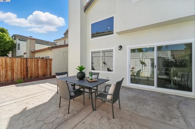 35864 Killorglin Cmn, Fremont CA: https://media.crmls.org/mediaz/625169bf-528b-4bce-bda2-9f278e25169f.jpg