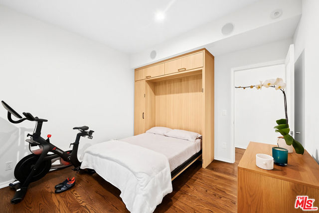 825 N Kings Road, West Hollywood CA: https://media.crmls.org/mediaz/62518b73-fd0c-44e7-9fa1-6a2c5b09506a.jpg