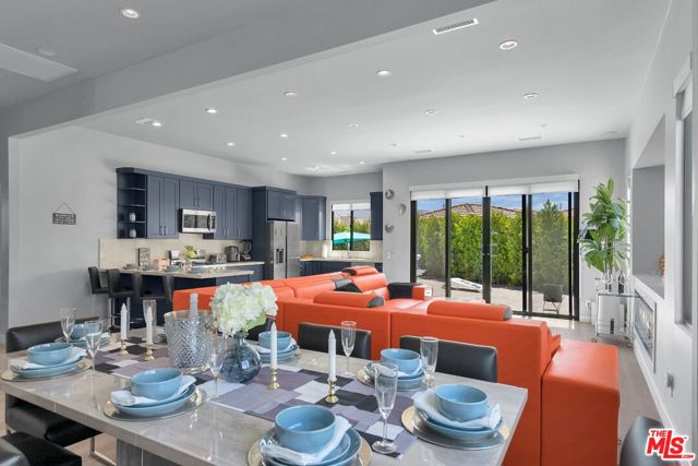Image 11 of 66 For 80803 Sunglow Court