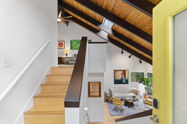 2343 Arrowhead Drive, Oakland CA: https://media.crmls.org/mediaz/6252d084-b88b-4446-afc6-ef5300924489.jpg