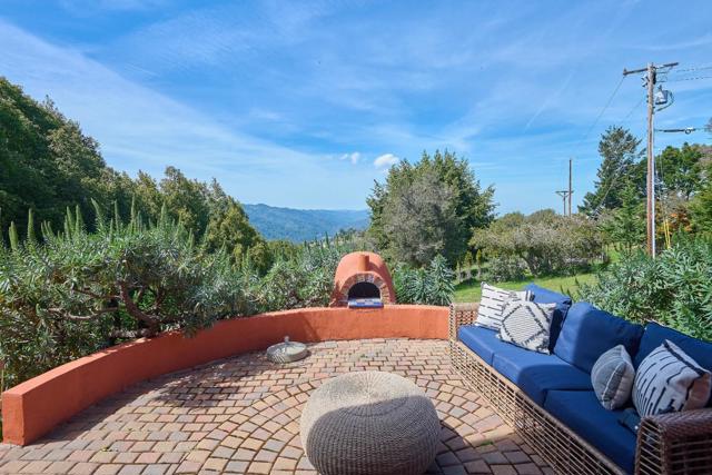 17035 Bohlman Road, Saratoga CA: https://media.crmls.org/mediaz/6252fd72-da71-4d93-b9a9-e43dcf0f8766.jpg