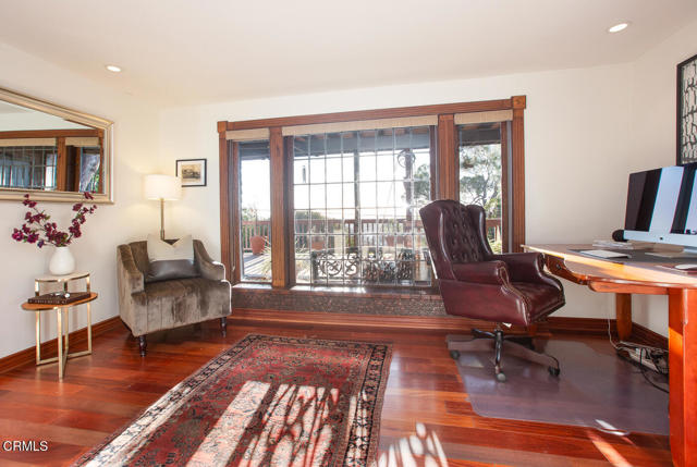 3880 Clayton W Avenue, Los Angeles CA: https://media.crmls.org/mediaz/62532303-4cda-486e-aedc-d5c4aab35025.jpg