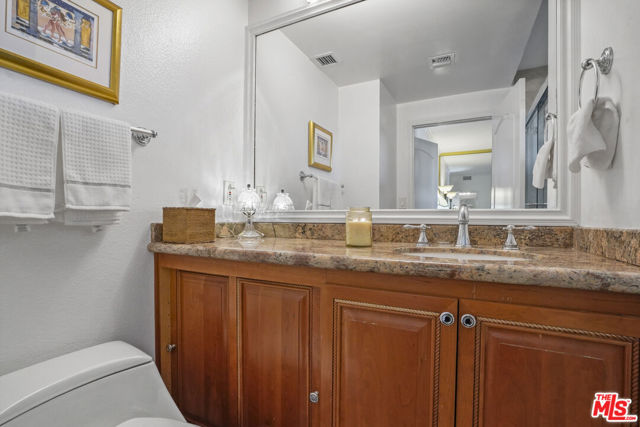 801 Ocean Avenue, Santa Monica CA: https://media.crmls.org/mediaz/62542287-7311-40fb-97dd-63a551b8a4e3.jpg