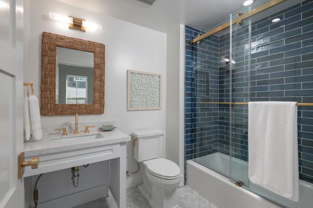 545 Orange Ave, Coronado CA: https://media.crmls.org/mediaz/62544bef-7f43-4fa3-ba3c-69567c81e2ea.jpg