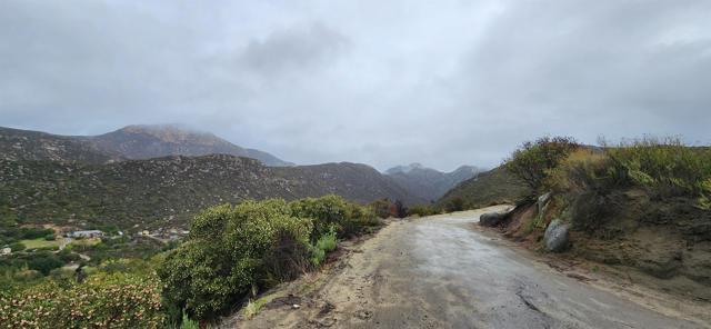 19832 Japatul Rd, Alpine CA: https://media.crmls.org/mediaz/625475c6-a424-4ae2-b3f8-2162d1cd9abc.jpg