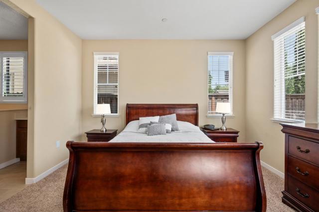 1141 Navigator Drive, Lathrop CA: https://media.crmls.org/mediaz/6254a477-6b6f-4f1c-a1f8-694ac2bcfb23.jpg