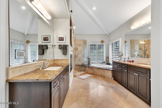 782 Emerson Street, Thousand Oaks CA: https://media.crmls.org/mediaz/6254ee82-2815-4fbf-a229-89224ee01a43.jpg