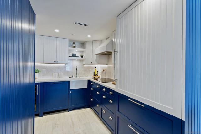 1810 Avenida Del Mundo, Coronado CA: https://media.crmls.org/mediaz/62555792-7d8e-4ce0-ad6c-e29cbb5c113e.jpg