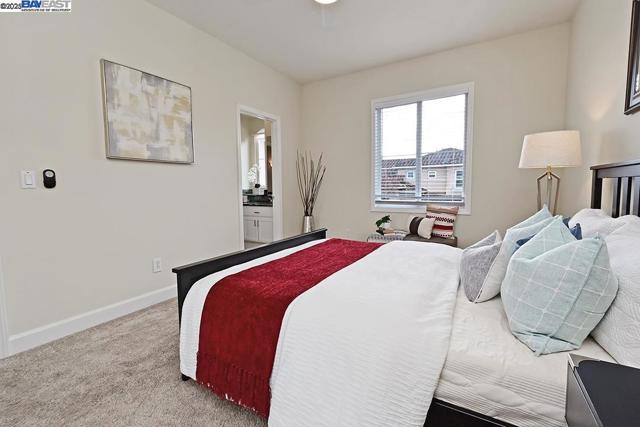 10 Almond Orchard Ln, San Ramon CA: https://media.crmls.org/mediaz/6255fc16-e2fa-46b7-a8b0-64673c2fbc2c.jpg
