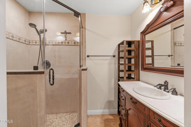 5197 Teton Lane, Ventura CA: https://media.crmls.org/mediaz/6255fe71-fa83-40c6-877d-6b60a652f25b.jpg