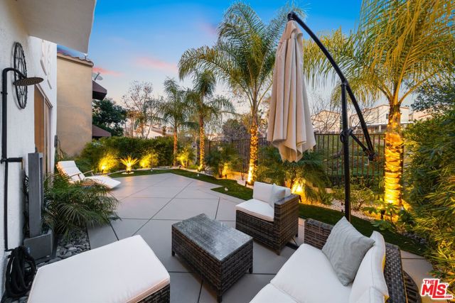 4392 Park Paloma, Calabasas CA: https://media.crmls.org/mediaz/62573a00-ecbf-48e0-b81b-7159137aed04.jpg