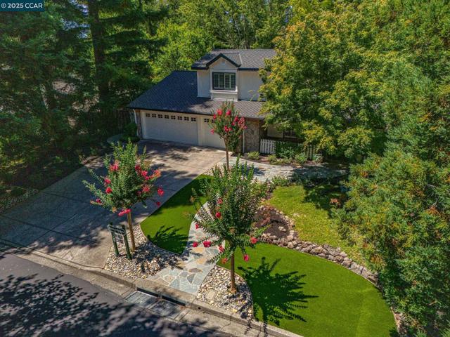 2145 Deer Oak Way, Danville CA: https://media.crmls.org/mediaz/62573e5f-3f8d-494b-a00e-2d05f61166ac.jpg
