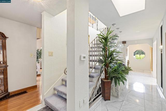 716 Gelston Pl, El Cerrito CA: https://media.crmls.org/mediaz/62584a86-63b2-435f-a1a5-646119a06224.jpg