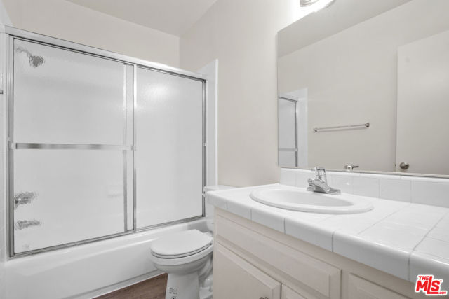 824 Maple Street photo 7