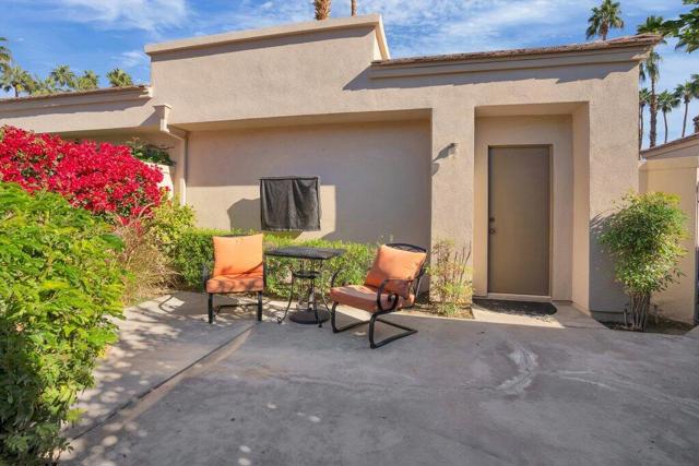 54853 Oakhill, La Quinta CA: https://media.crmls.org/mediaz/6259745a-e121-449d-9203-ba0f92987dfe.jpg