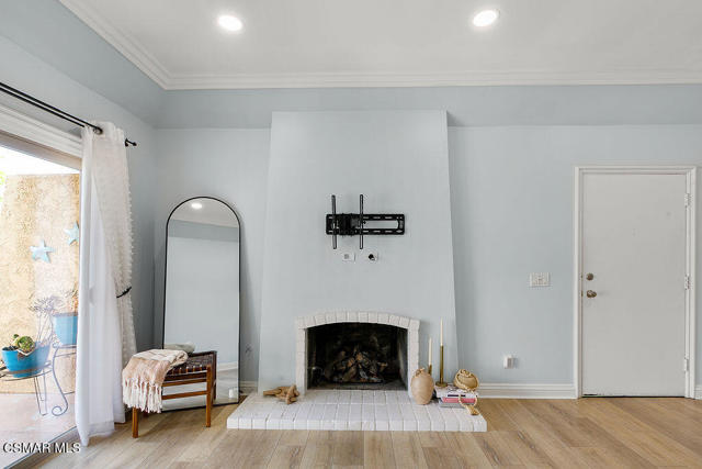 1778 E Avenida De Las Flores, Thousand Oaks CA: https://media.crmls.org/mediaz/6259823a-5c67-4f55-ba37-0d636115958c.jpg