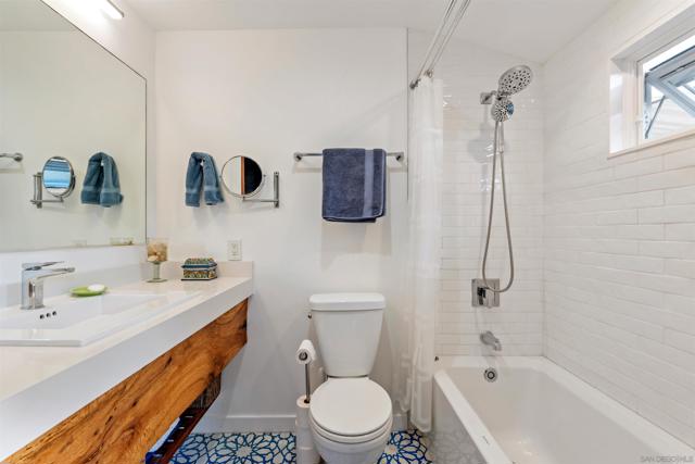 2269 71 Edinburg Ave, Cardiff by the Sea CA: https://media.crmls.org/mediaz/6259aa4e-47d8-4417-95de-27a9143ec832.jpg
