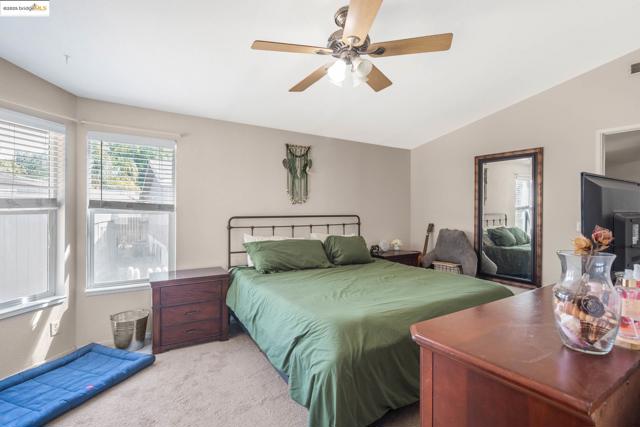 16711 Marsh Creek Rd, Clayton CA: https://media.crmls.org/mediaz/6259cea4-8001-4cac-8ede-243048c23d53.jpg