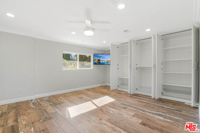 19753 Jeffrey Place, Woodland Hills CA: https://media.crmls.org/mediaz/625a3d75-0c3e-4f99-bbbf-29ba9ebbce20.jpg