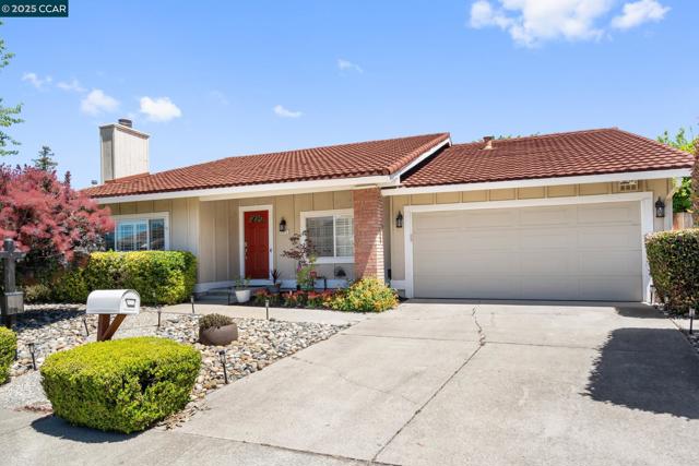 4672 N Larwin Ave, Concord CA: https://media.crmls.org/mediaz/625a631b-f4aa-4b3d-8c59-e1c48342d605.jpg