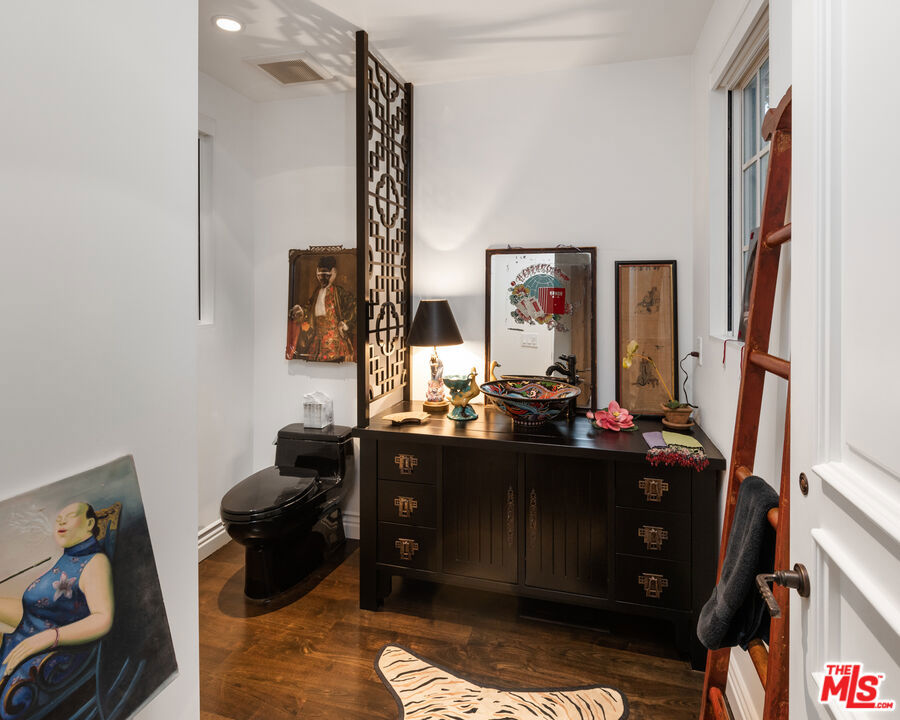 1115 N Beverly Drive