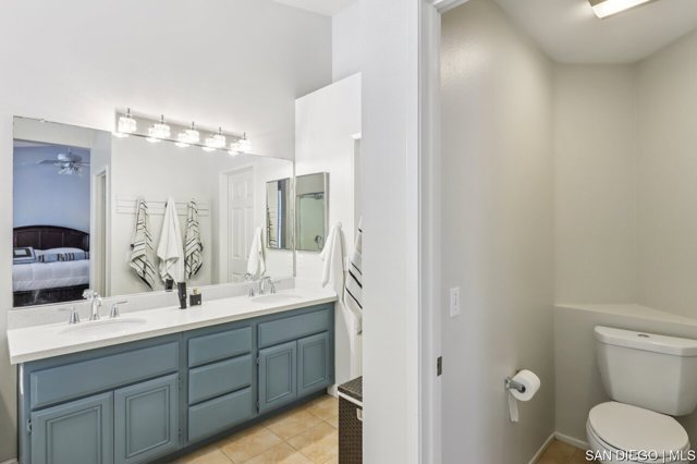 24641 Lincoln AVE, Murrieta CA: https://media.crmls.org/mediaz/625b972b-928b-4fe2-848d-aa316a16a2f2.jpg