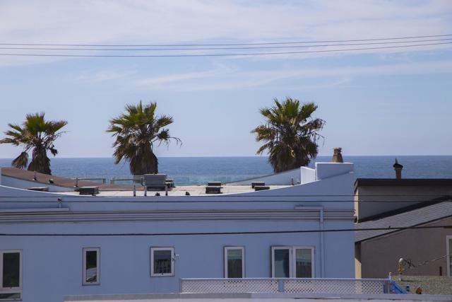 728 Jamaica Ct, San Diego CA: https://media.crmls.org/mediaz/625c34c0-01fc-469a-93f0-d3b3e358ac25.jpg