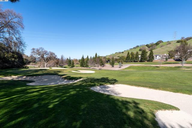 1141 PTARMIGAN DR, Walnut Creek CA: https://media.crmls.org/mediaz/625c4a77-e48b-4859-861b-9652318c3b3f.jpg