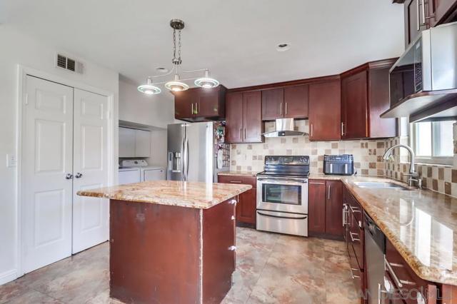8233 Warmwood Ave, Spring Valley CA: https://media.crmls.org/mediaz/625ca6ec-b719-49da-9475-1616b87d7f68.jpg