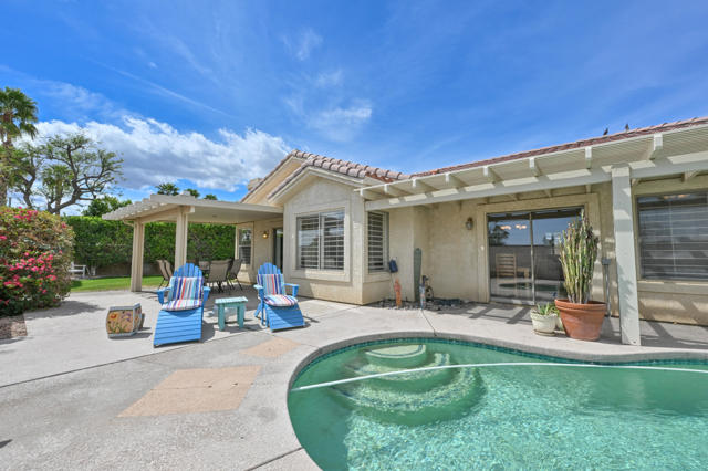 44950 Calle Santa Barbara, La Quinta CA: https://media.crmls.org/mediaz/625d42b6-29b4-4425-b64a-8d3a5db2dd1c.jpg