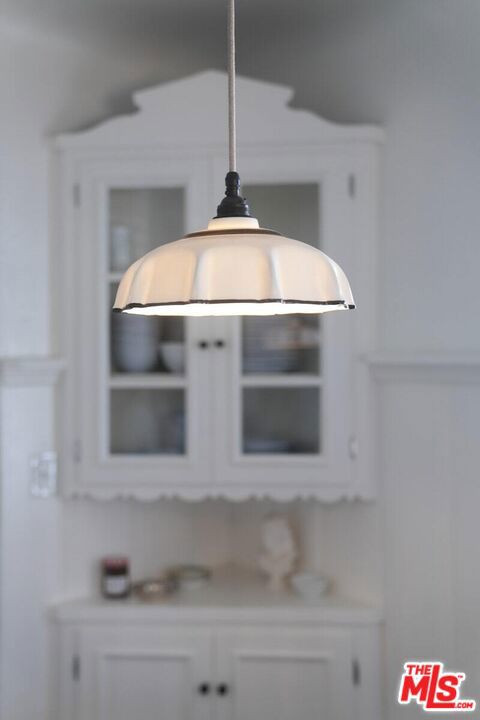 1143 S Rimpau Boulevard, Los Angeles CA: https://media.crmls.org/mediaz/625e2ae4-7e78-48d0-a5ee-559e9f4009ec.jpg