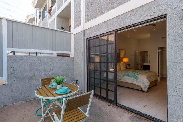 Detail Gallery Image 45 of 55 For 2021 Carnegie Ln #APT 7,  Redondo Beach,  CA 90278 - 3 Beds | 2/1 Baths