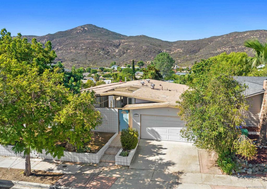 8476 Harwell Dr.