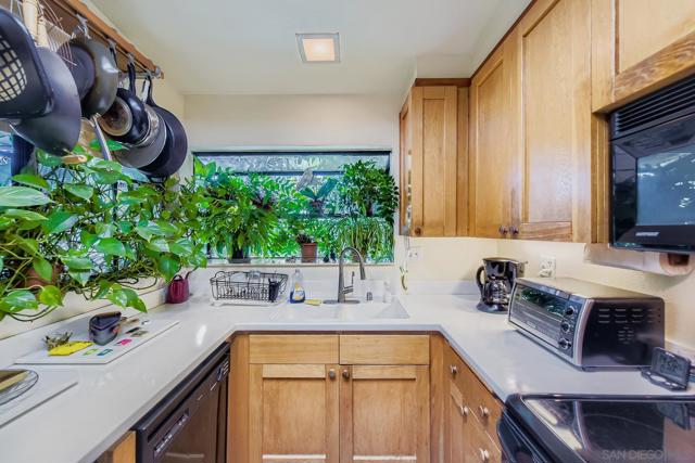 8840 Villa La Jolla Dr, La Jolla CA: https://media.crmls.org/mediaz/625f592f-646c-401a-a5bf-81caed2d5cd9.jpg