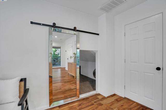 3 Dale Ct, Lafayette CA: https://media.crmls.org/mediaz/625f6bee-d086-43bd-8263-4112c44ae426.jpg