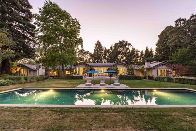 188 Fair Oaks Lane, Atherton CA: https://media.crmls.org/mediaz/625fad90-7c70-4c2a-9151-7fa1f45112e4.jpg